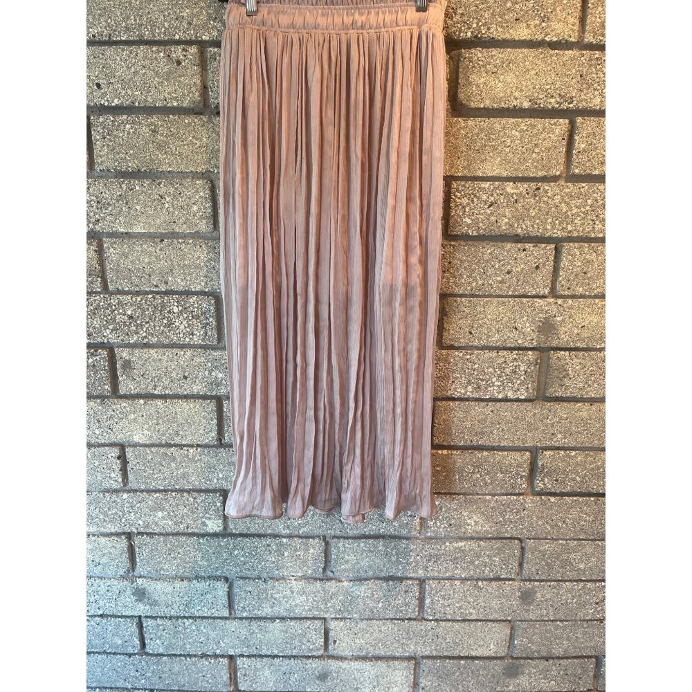 Pleated Pink Midi Skirt With Elastic Waistband